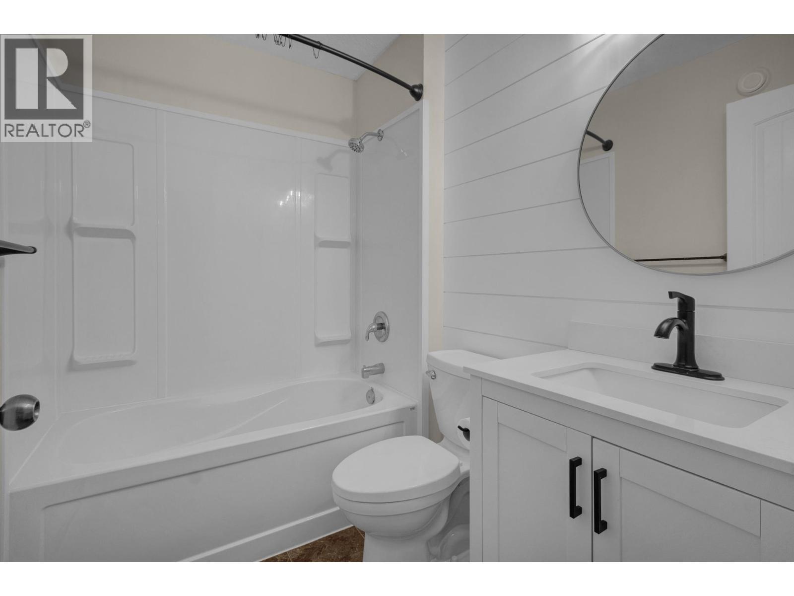 8645 Tabor Glen Drive, Prince George, BC - Indoor Photo Showing Bathroom