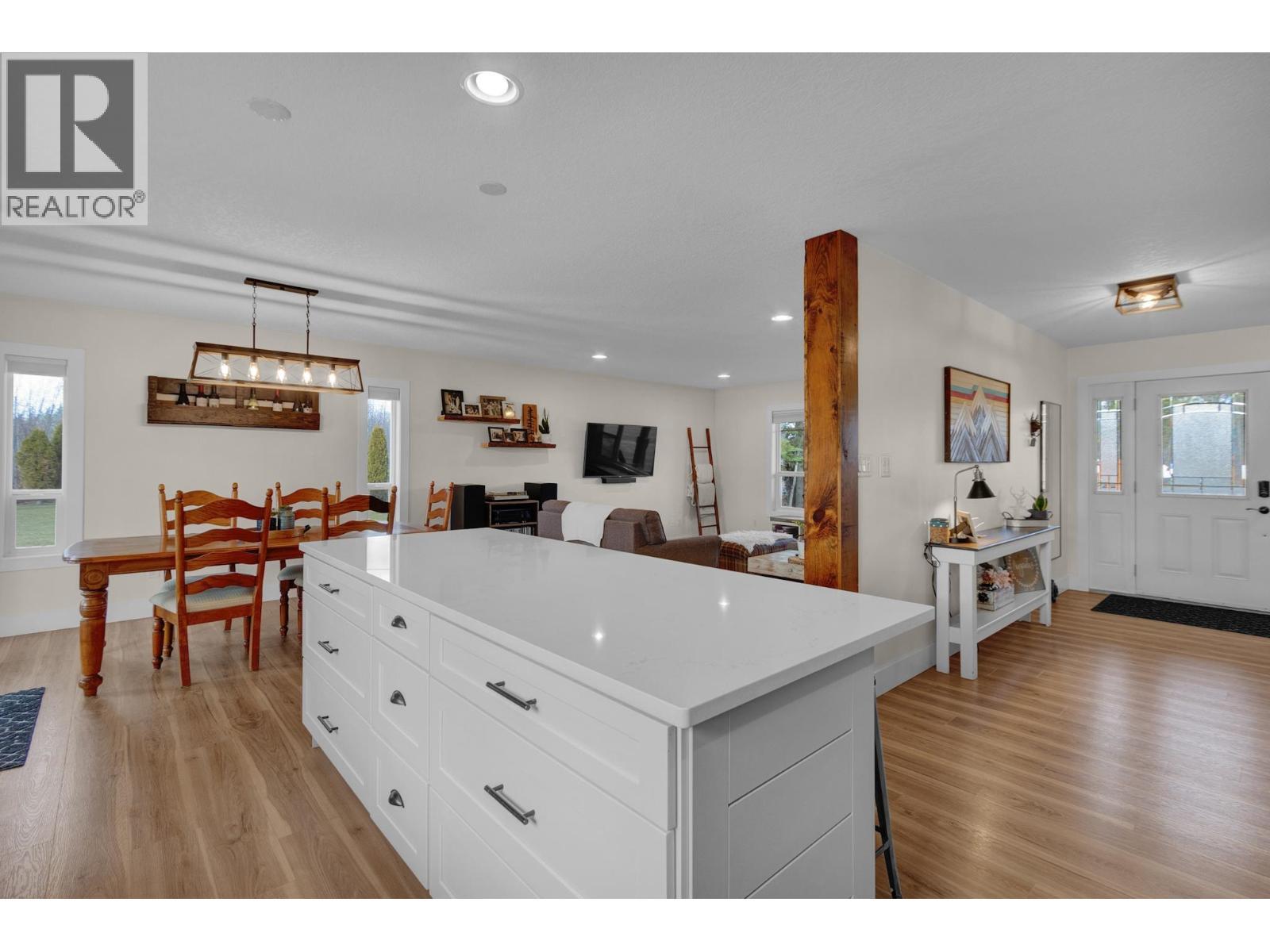 8645 Tabor Glen Drive, Prince George, BC - Indoor