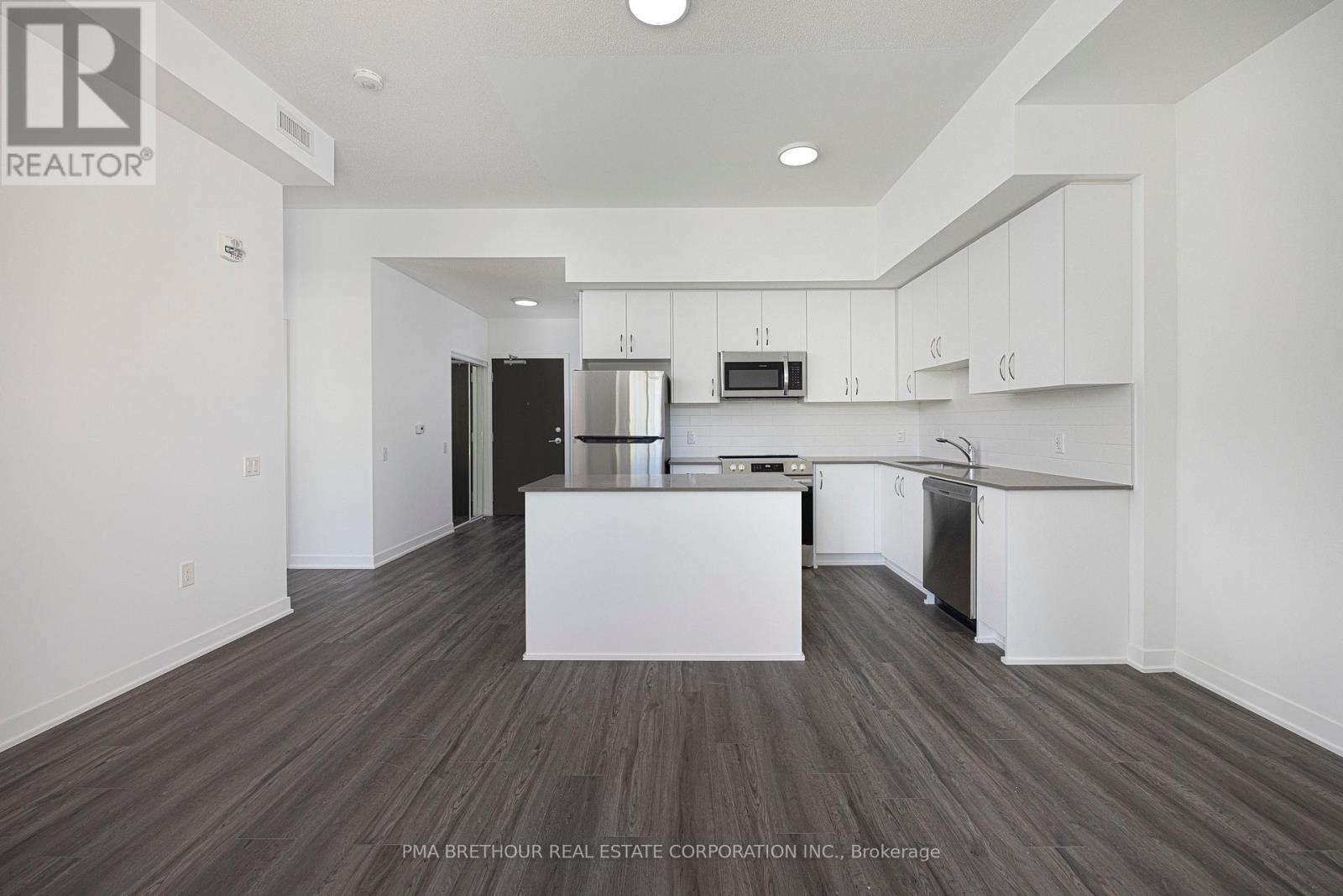 101 - 385 Arctic Red Drive, Oshawa, ON - Indoor Photo Showing Kitchen