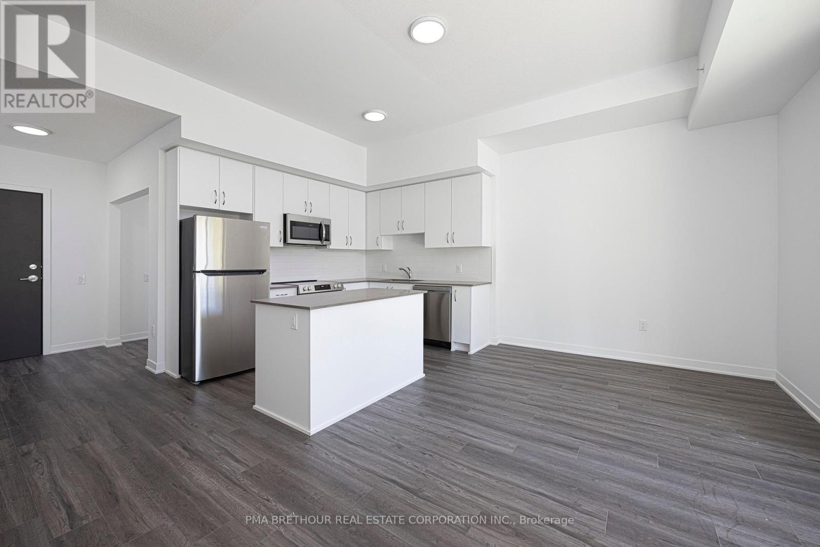 101 - 385 Arctic Red Drive, Oshawa, ON - Indoor Photo Showing Kitchen