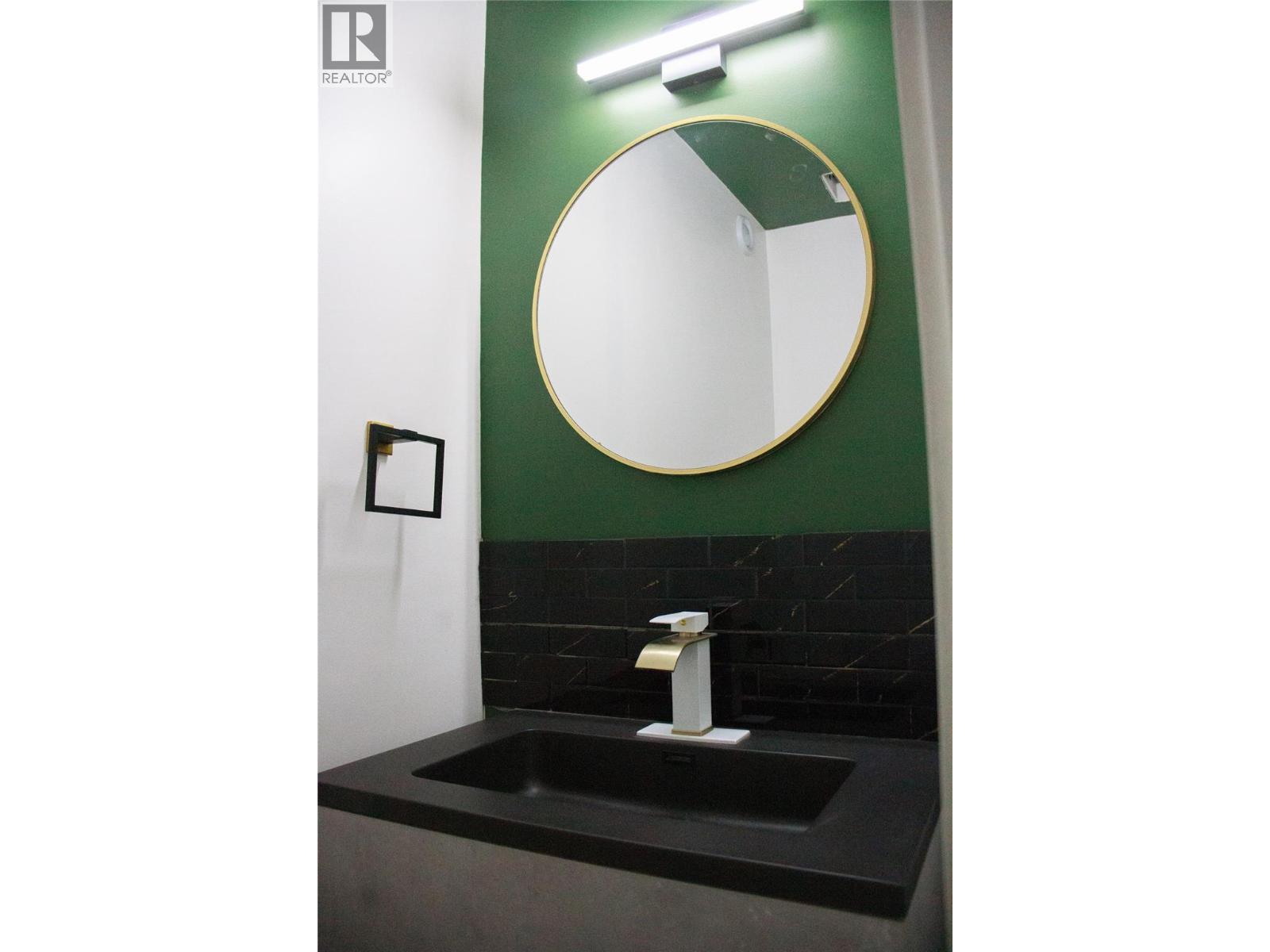 Office Bathroom - 3897 Gallaghers Grange, Kelowna, BC - Indoor Photo Showing Bathroom