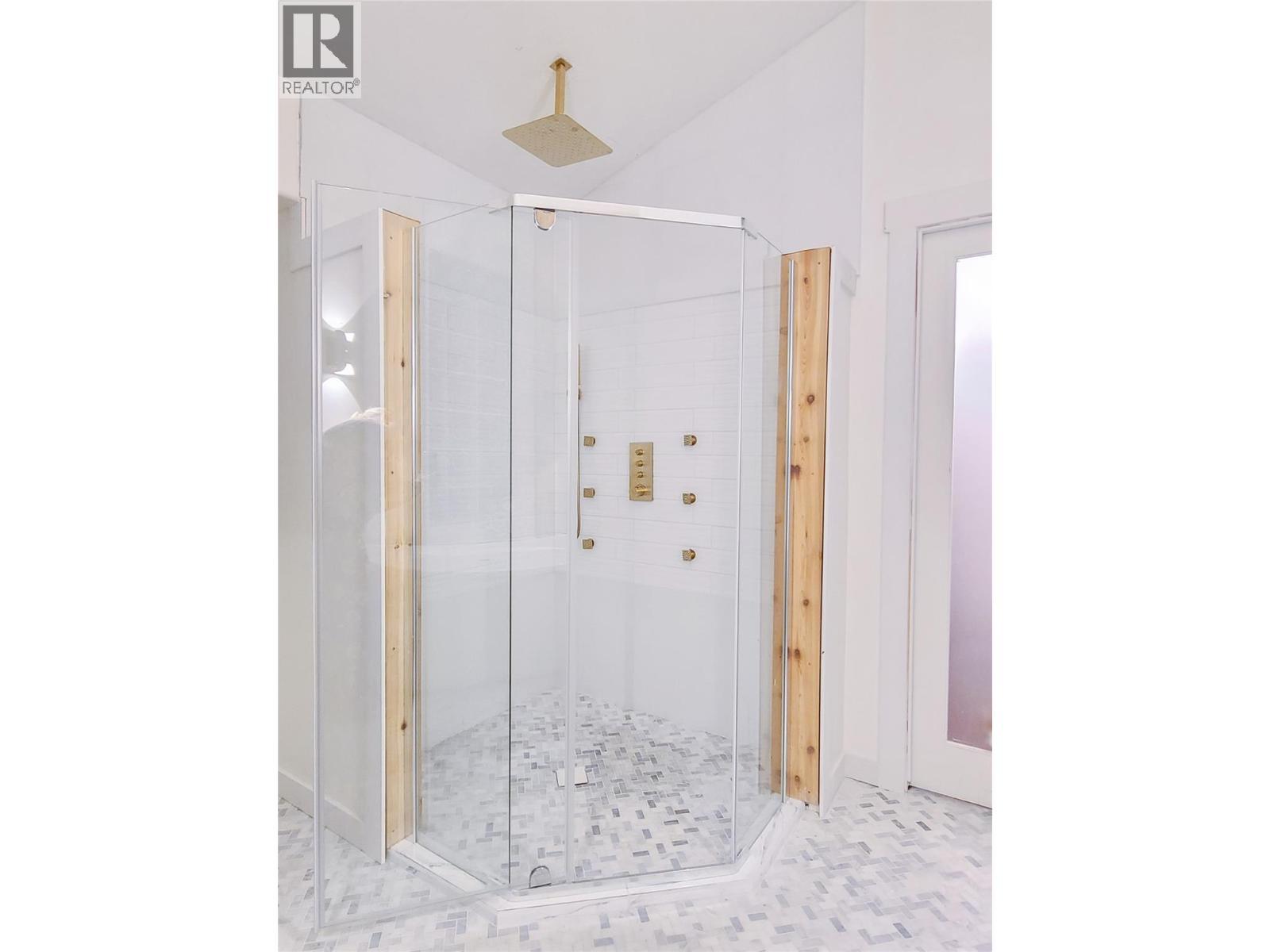 3897 Gallaghers Grange, Kelowna, BC - Indoor Photo Showing Other Room