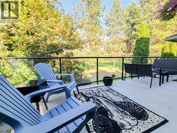 sitting area outside the master bedroom -