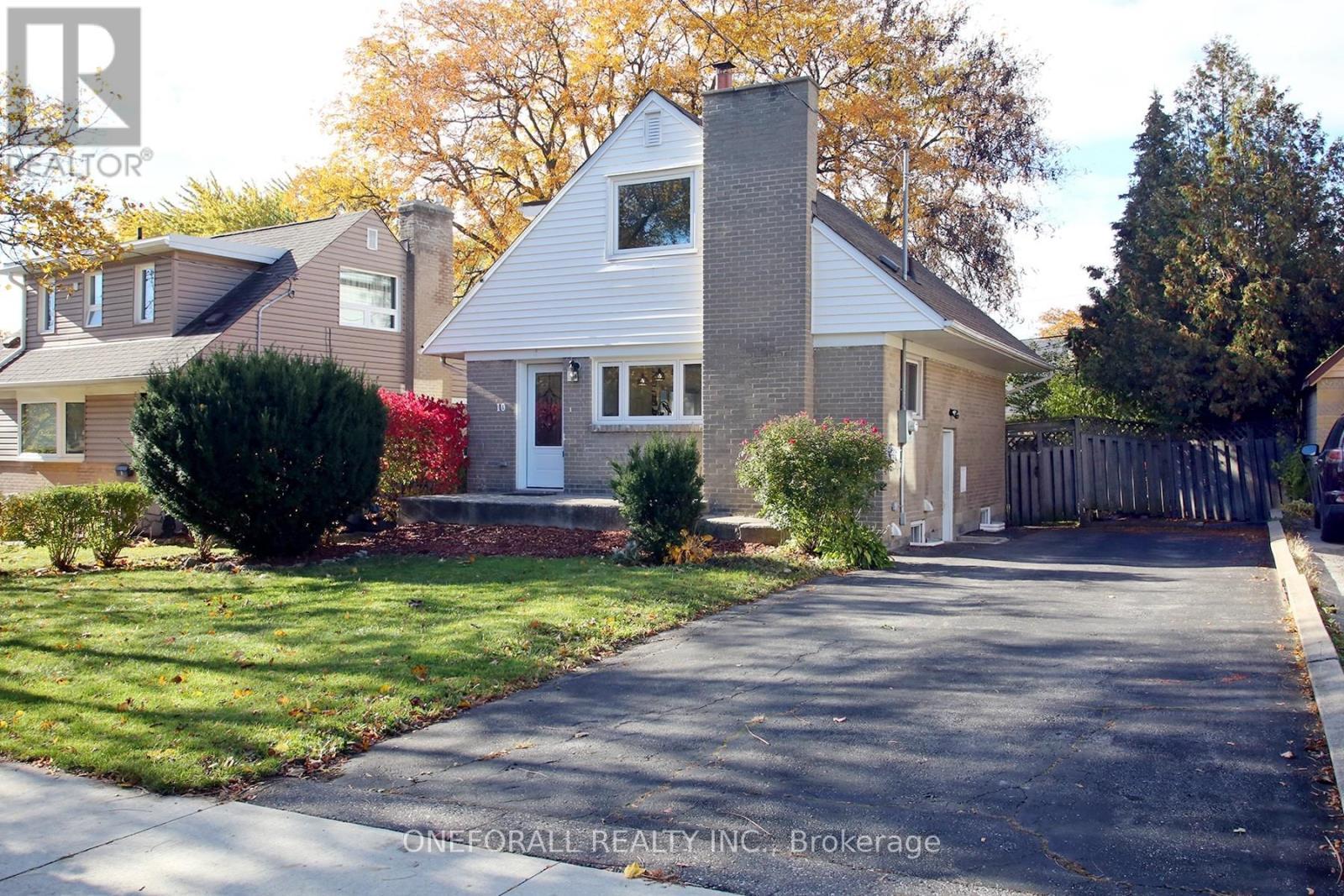 10 Esmond Crescent, Toronto, ON - Outdoor With Facade
