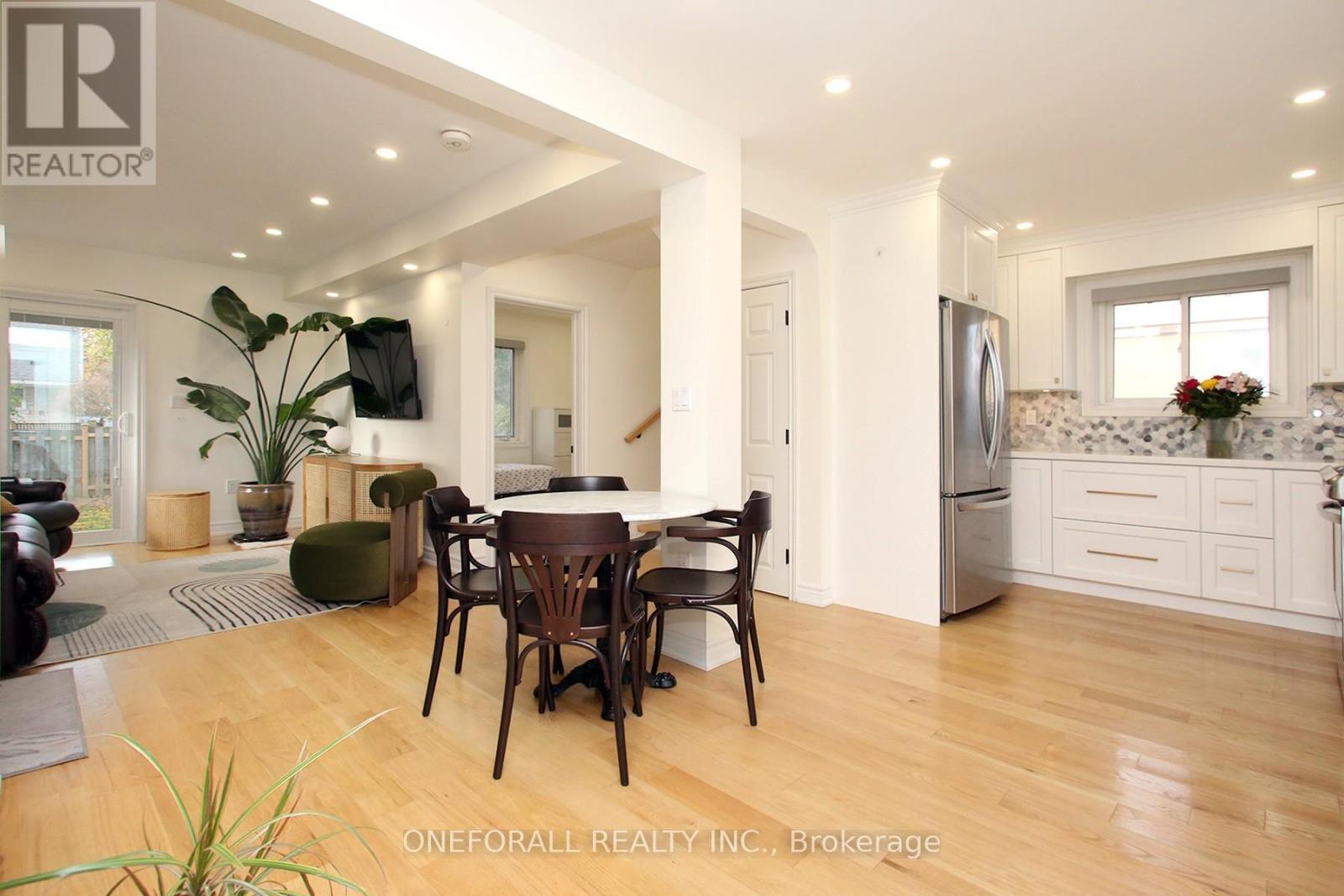 10 Esmond Crescent, Toronto, ON - Indoor