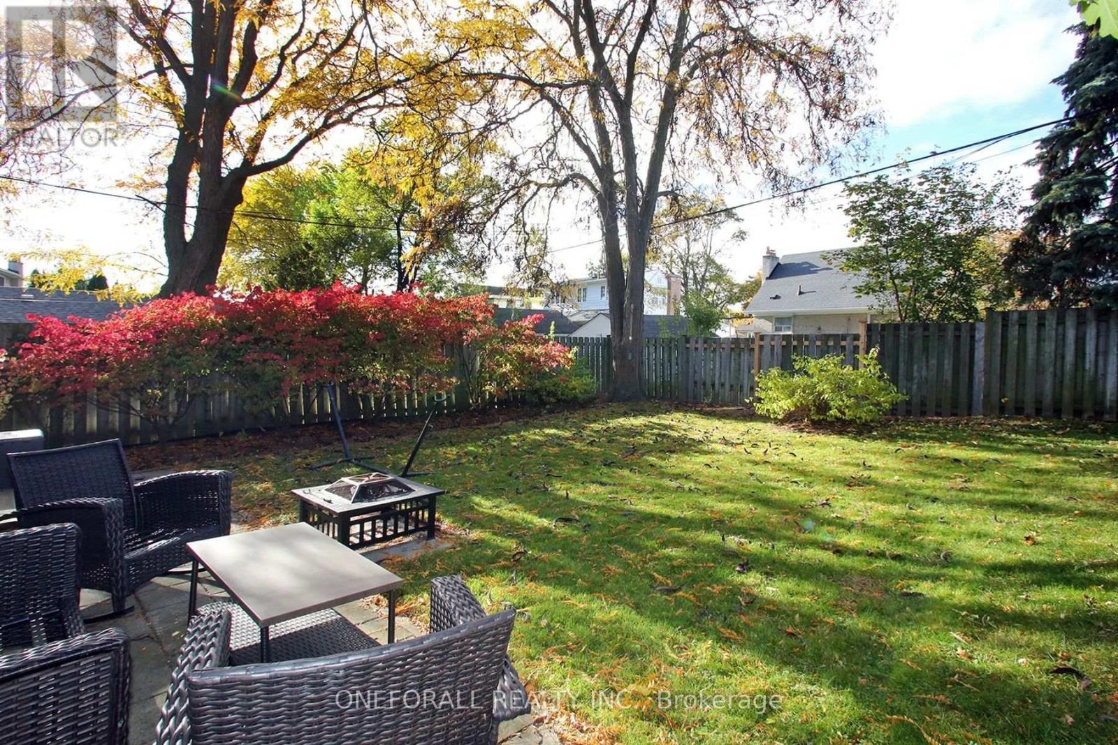 10 Esmond Crescent, Toronto, ON - Outdoor