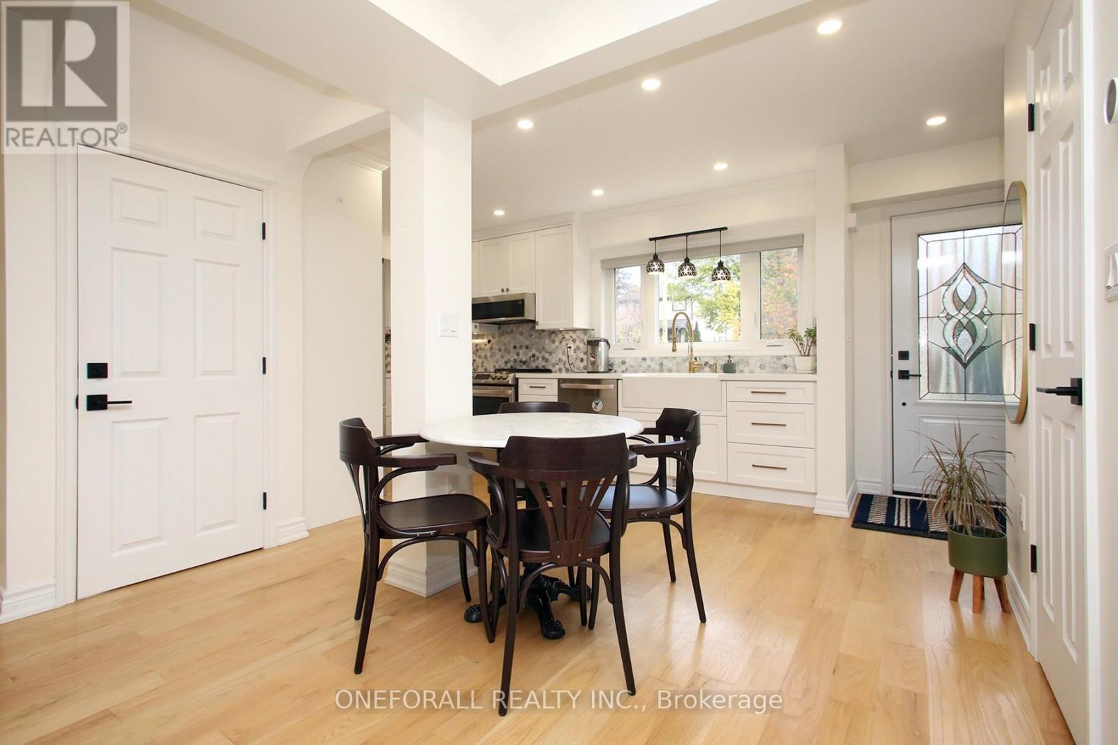10 Esmond Crescent, Toronto, ON - Indoor Photo Showing Dining Room