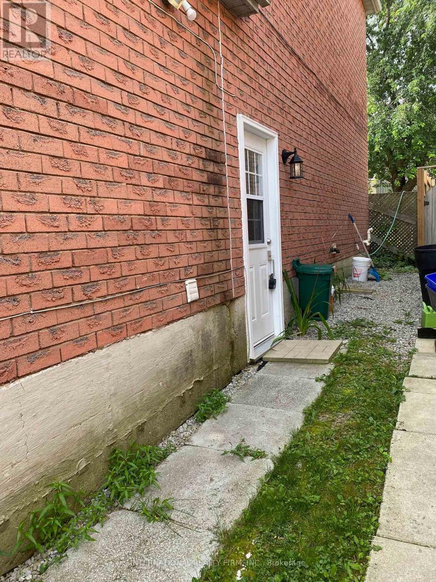 Bsmt - 75 Ferguson Drive, Barrie, ON - Outdoor With Exterior