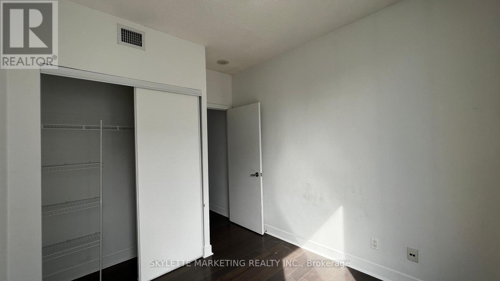 911 - 438 King Street W, Toronto, ON - Indoor Photo Showing Other Room