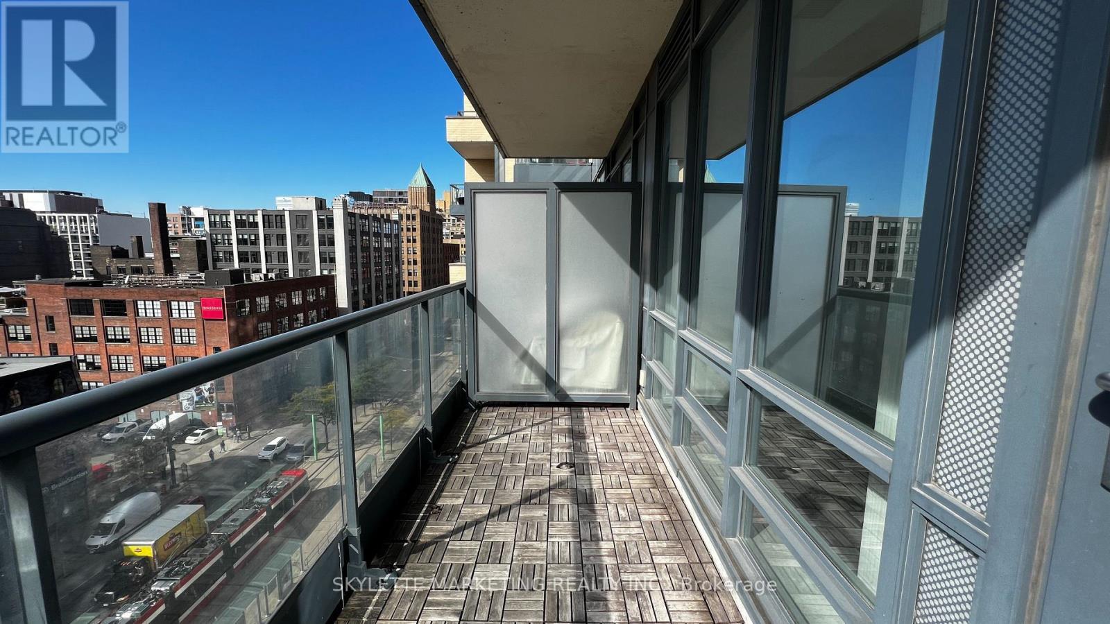 911 - 438 King Street W, Toronto, ON - Outdoor