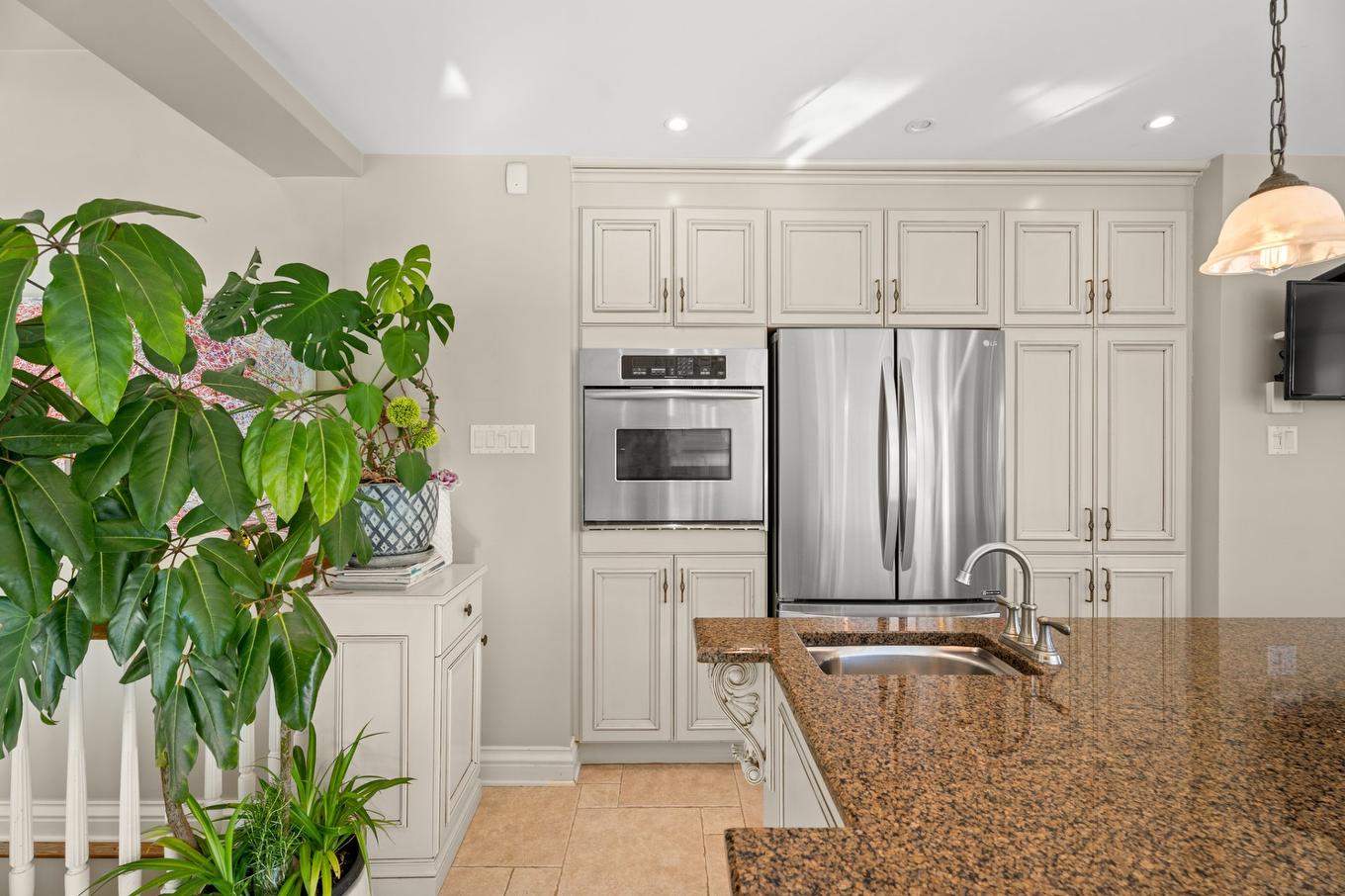 Cuisine - 531 Rue Principale, Saint-Sauveur, QC - Indoor Photo Showing Kitchen With Double Sink