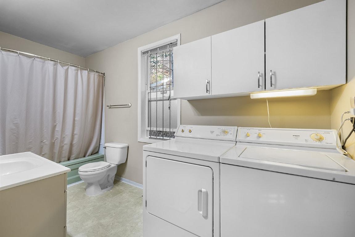 75 Morrison Road, Kimberley, BC - Indoor Photo Showing Laundry Room