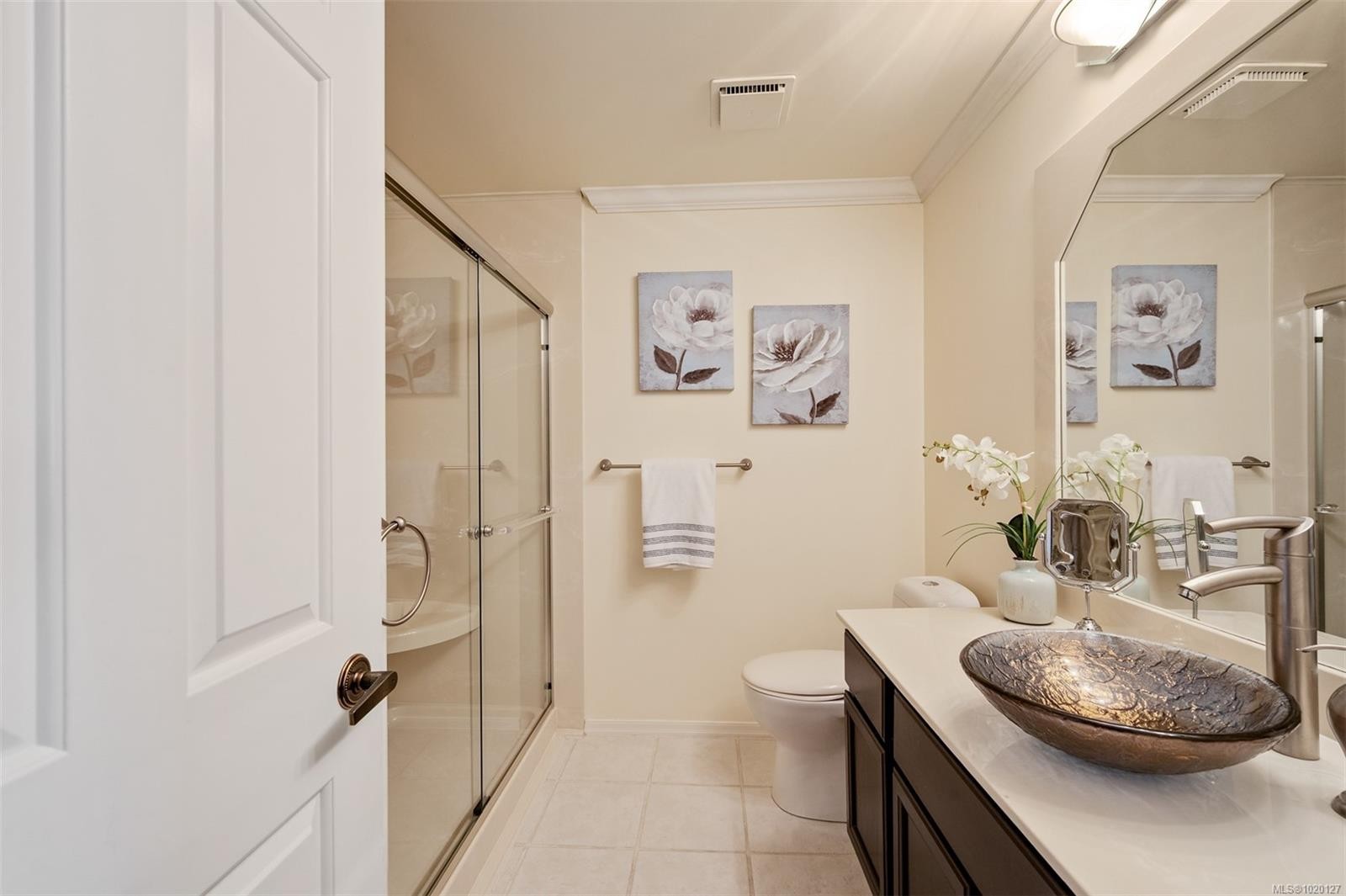 201-640 Montreal St, Victoria, BC - Indoor Photo Showing Bathroom