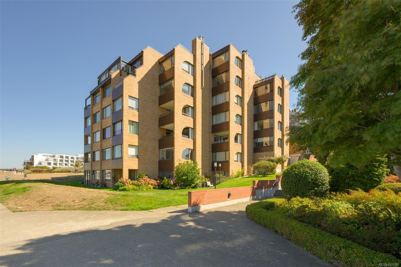 201-640 Montreal St, Victoria, BC - Outdoor With Facade