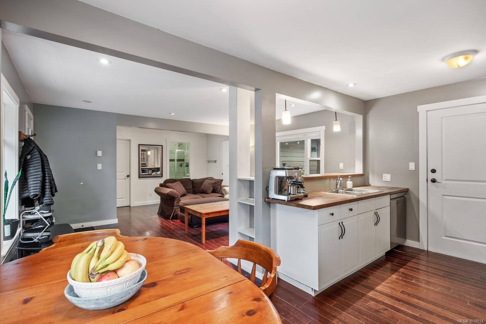 3328 Third St, Cumberland, BC