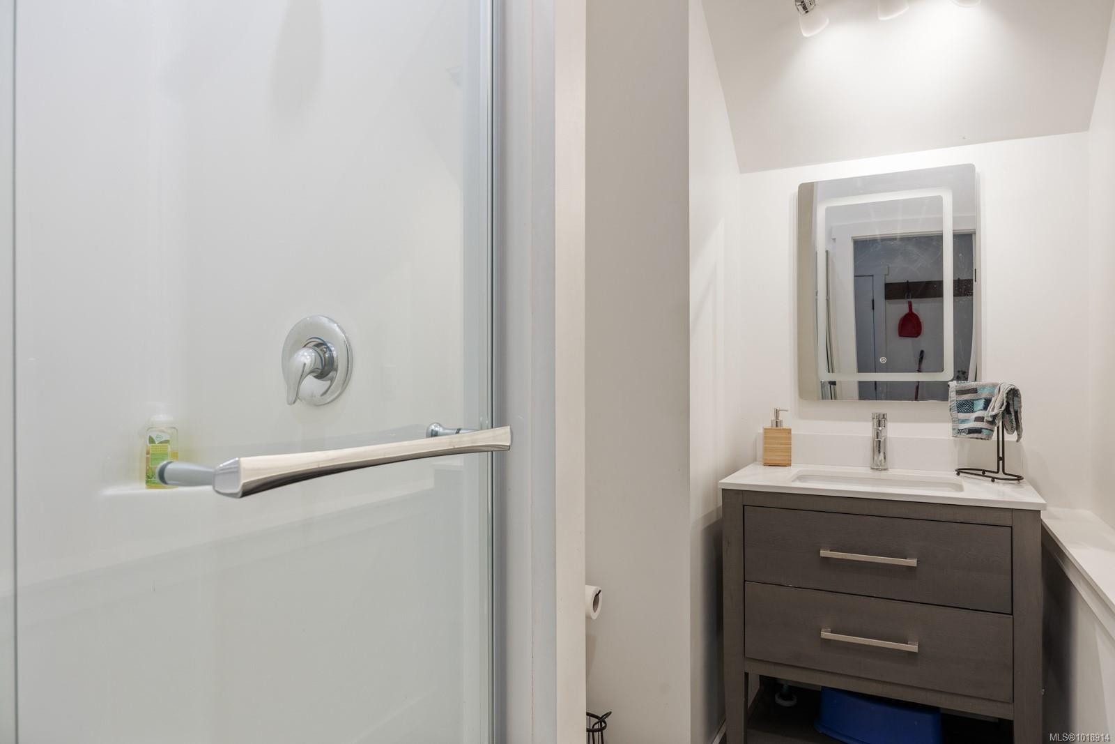 3328 Third St, Cumberland, BC