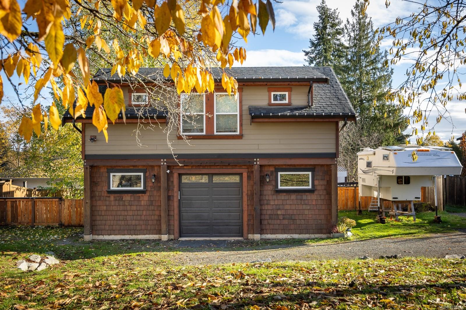 3328 Third St, Cumberland, BC