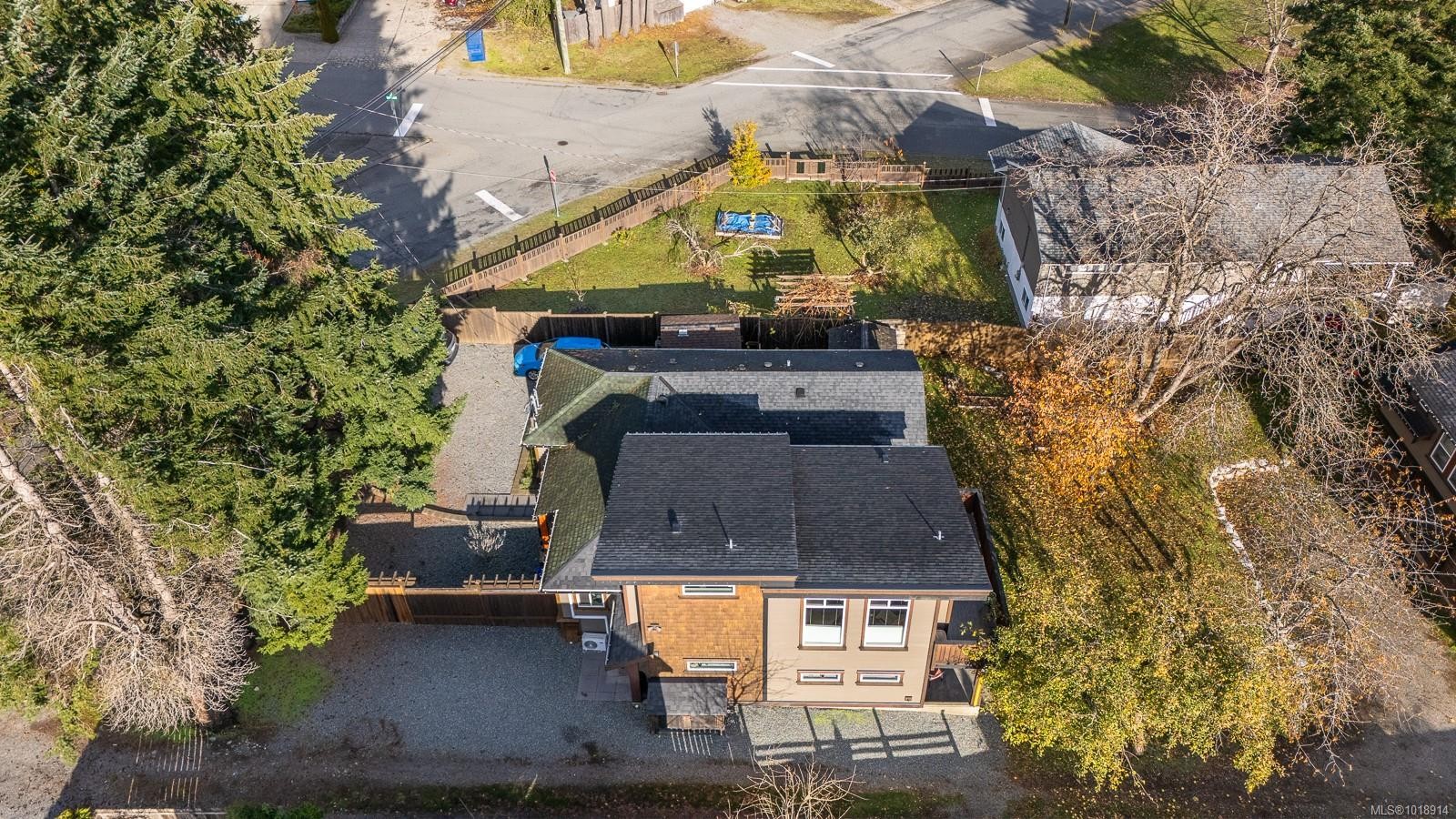 3328 Third St, Cumberland, BC