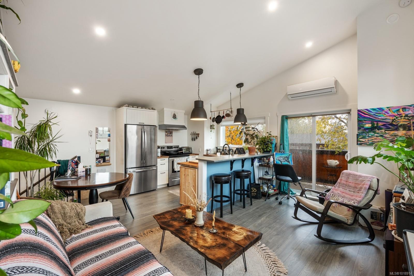 3328 Third St, Cumberland, BC