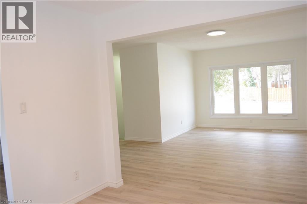 142 Longwood Drive Unit# Unit 1, Waterloo, ON - Indoor Photo Showing Other Room