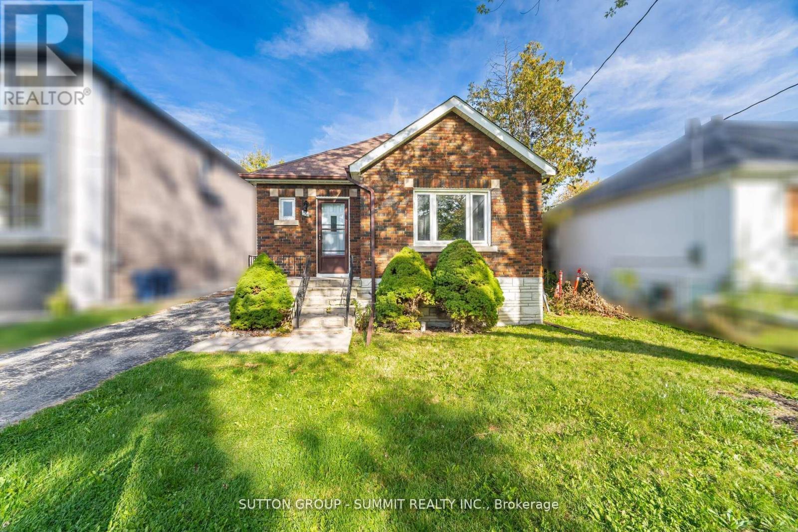 56 Ash Crescent, Toronto, ON - Outdoor