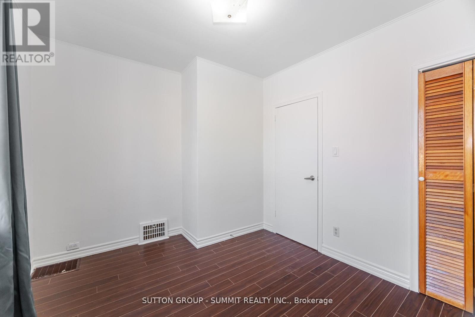 56 Ash Crescent, Toronto, ON - Indoor Photo Showing Other Room
