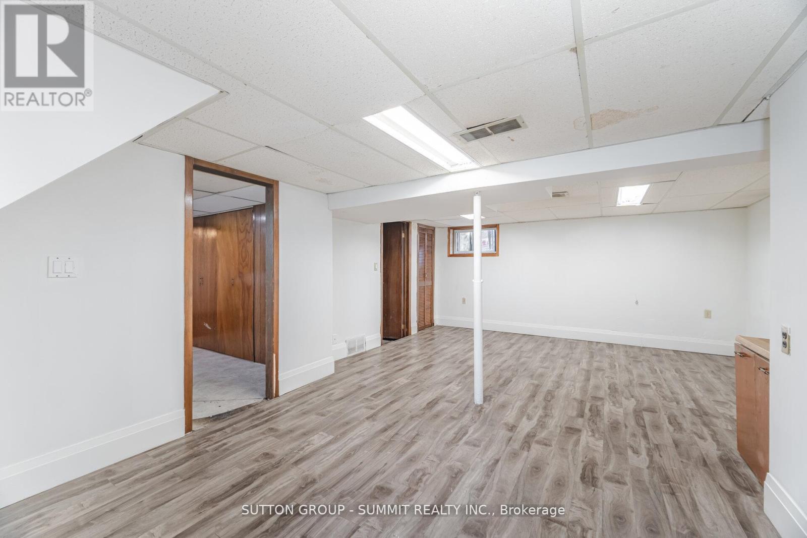 56 Ash Crescent, Toronto, ON - Indoor