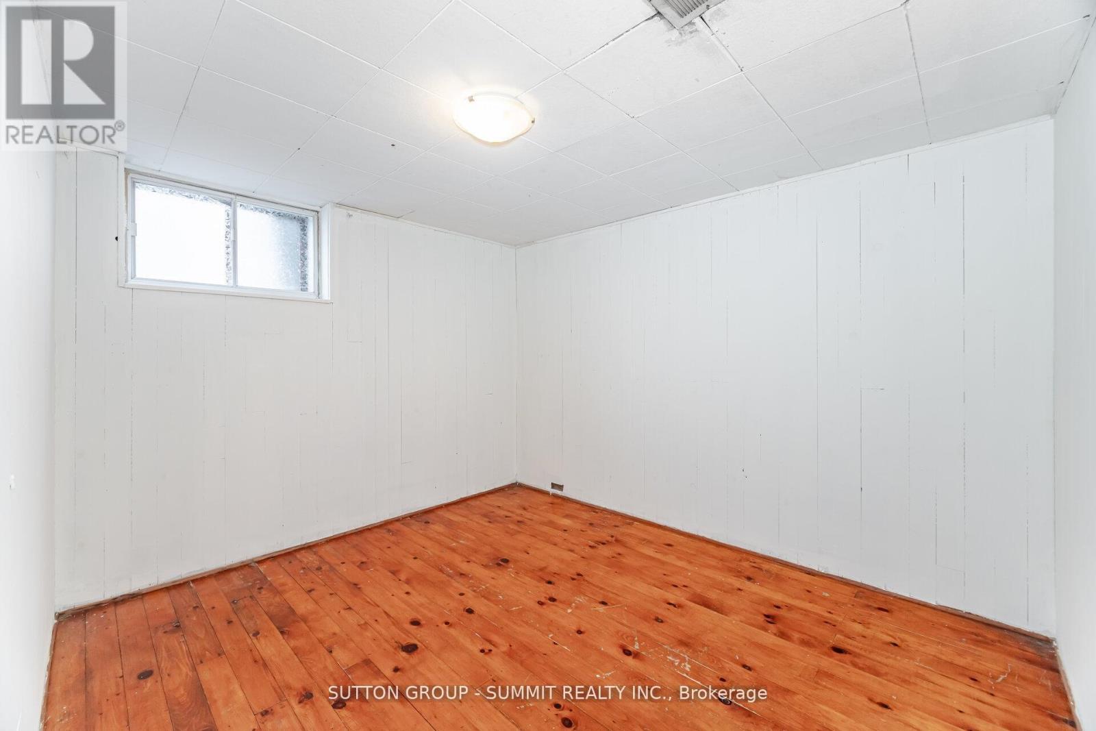 56 Ash Crescent, Toronto, ON - Indoor Photo Showing Other Room