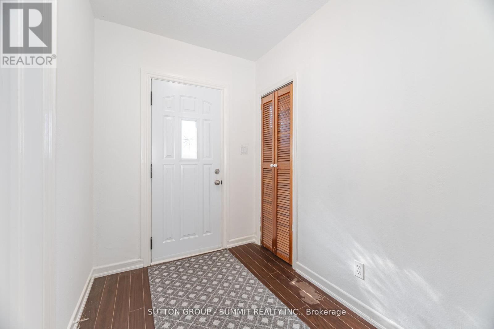 56 Ash Crescent, Toronto, ON - Indoor Photo Showing Other Room