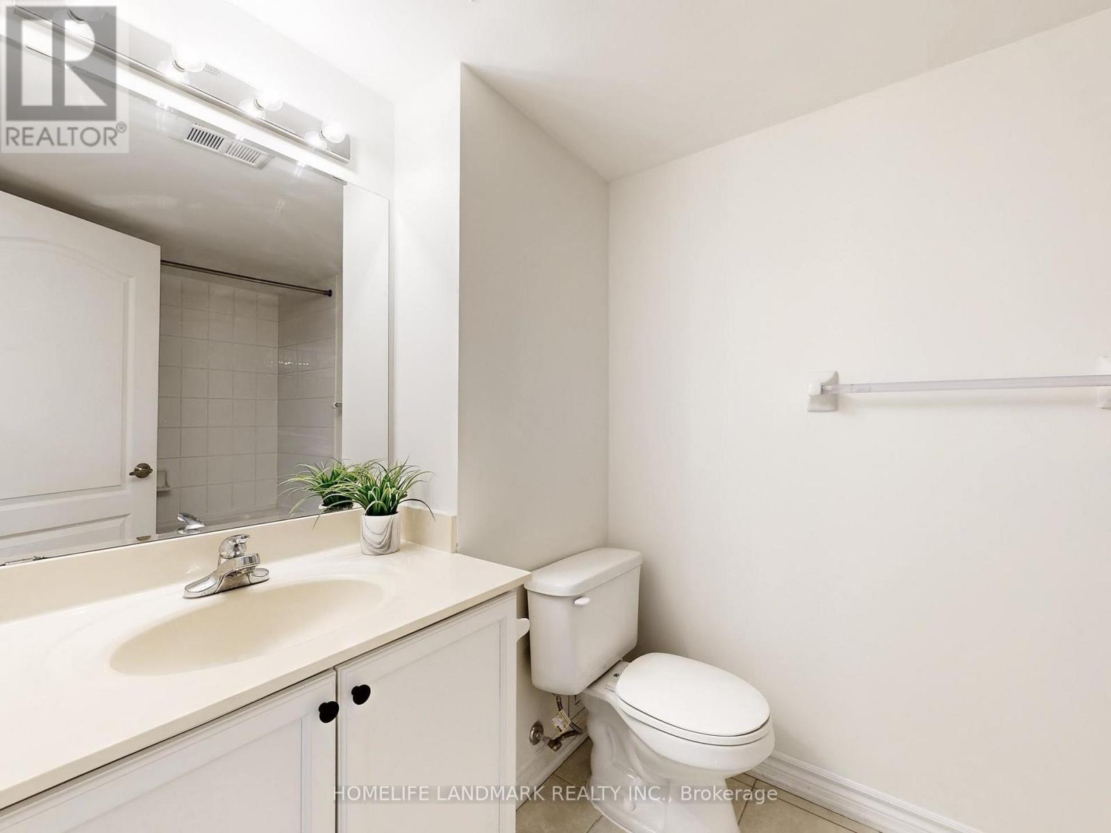 606 - 17 Barberry Place, Toronto, ON - Indoor Photo Showing Bathroom