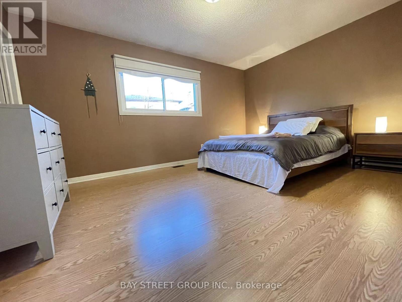 4255 Wakefield Crescent, Mississauga, ON - Indoor Photo Showing Bedroom