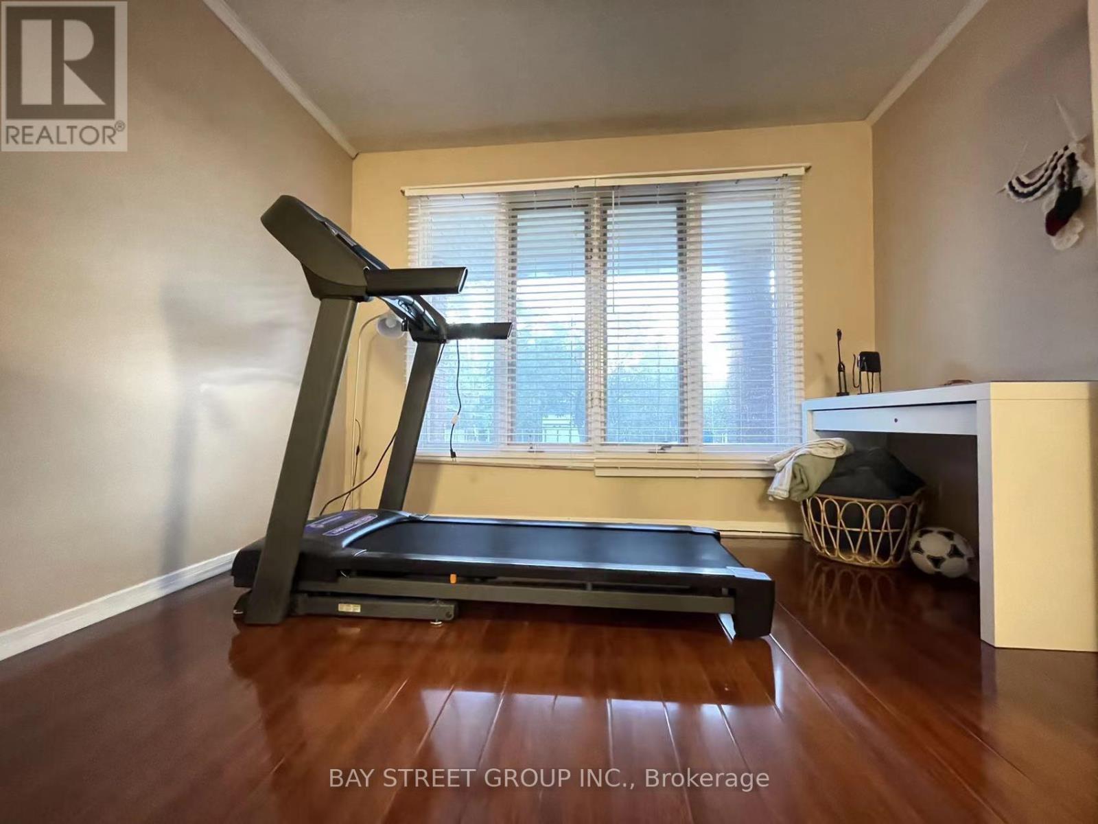 4255 Wakefield Crescent, Mississauga, ON - Indoor Photo Showing Gym Room