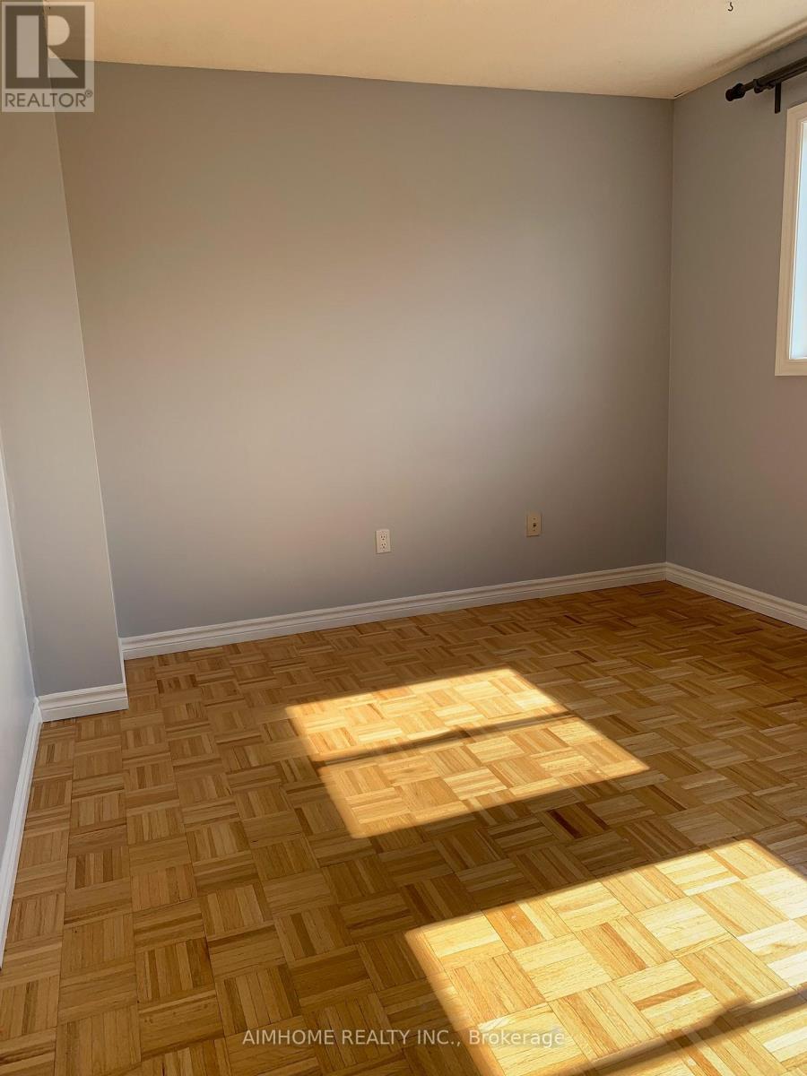 5095 Sunray Drive, Mississauga, ON - Indoor Photo Showing Other Room