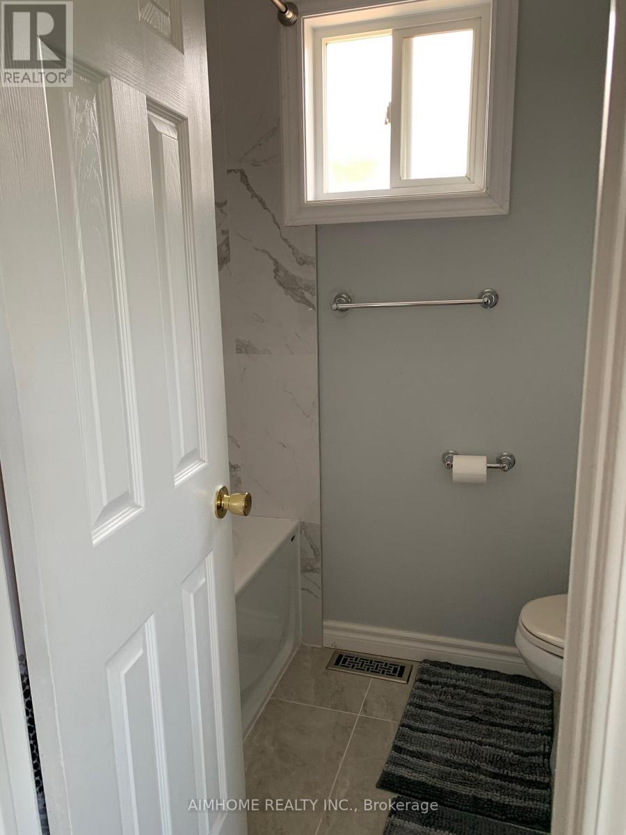 5095 Sunray Drive, Mississauga, ON - Indoor Photo Showing Bathroom