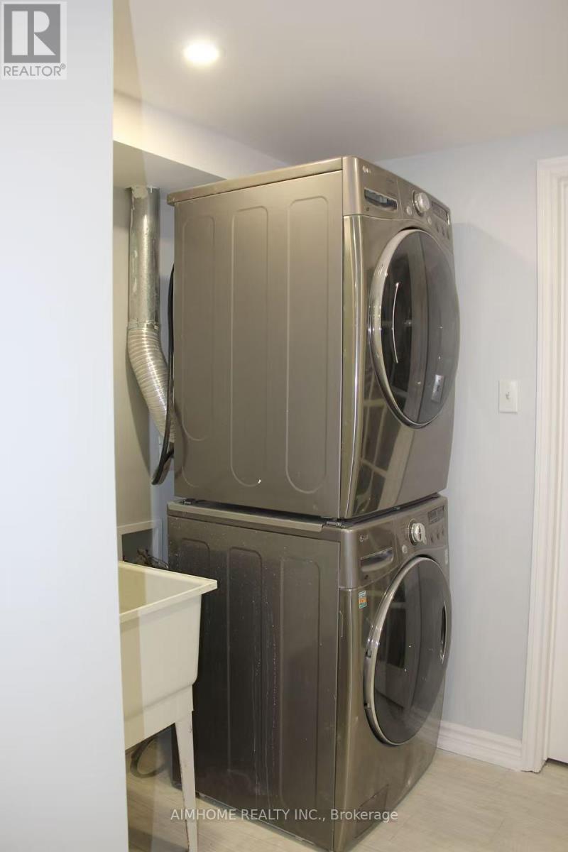 5095 Sunray Drive, Mississauga, ON - Indoor Photo Showing Laundry Room