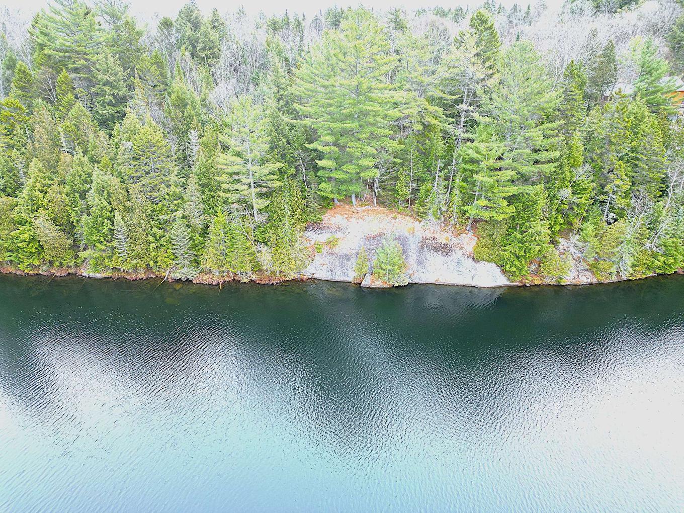 Bord de l'eau - Ch. Du Lac-De-L'Abies, Labelle, QC