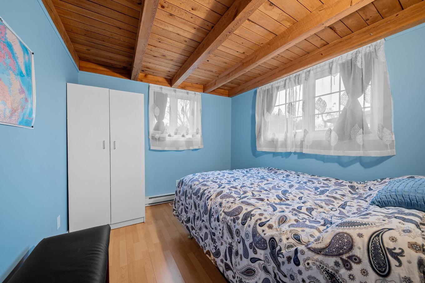 Chambre à coucher - 61 39E Avenue, Saint-Blaise-Sur-Richelieu, QC - Indoor Photo Showing Bedroom