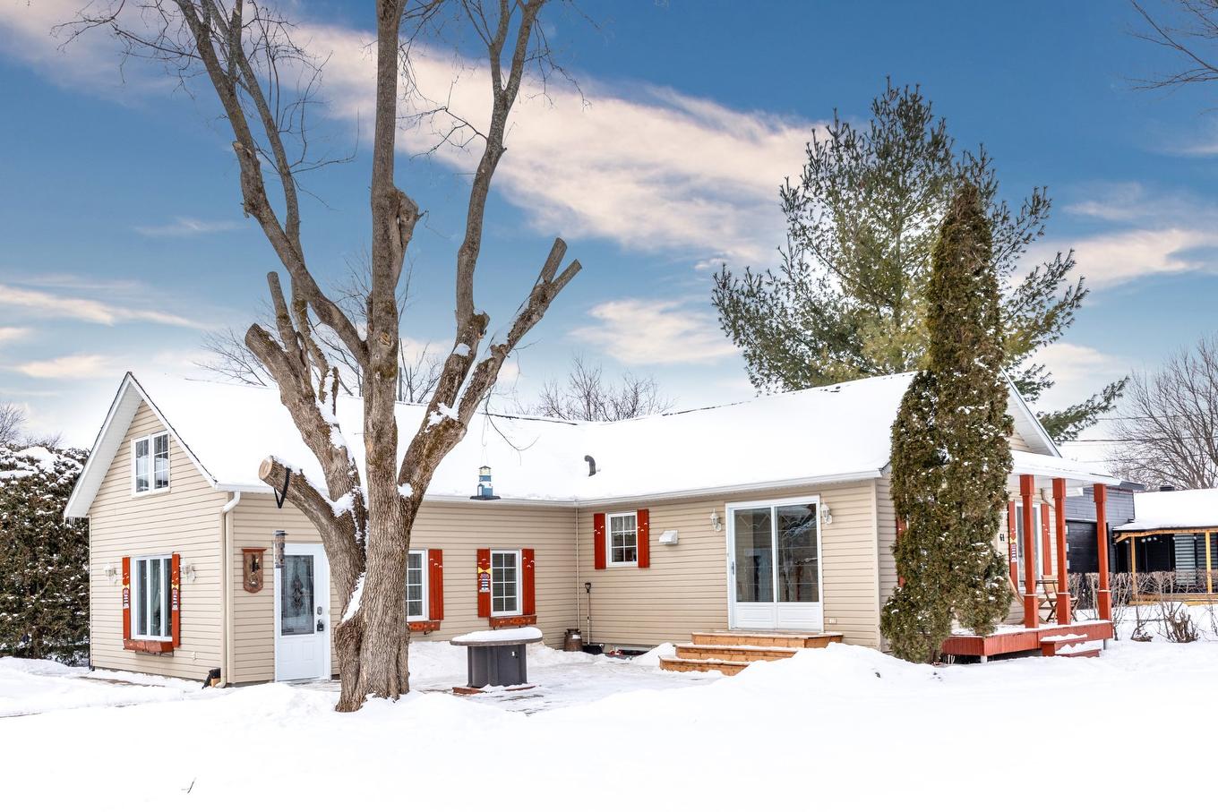 Frontage - 61 39E Avenue, Saint-Blaise-Sur-Richelieu, QC - Outdoor With Facade