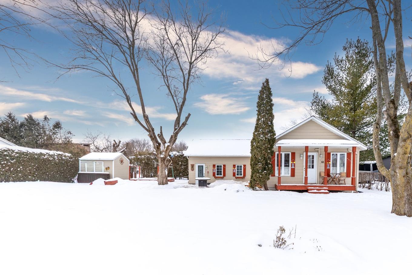 Frontage - 61 39E Avenue, Saint-Blaise-Sur-Richelieu, QC - Outdoor With Facade