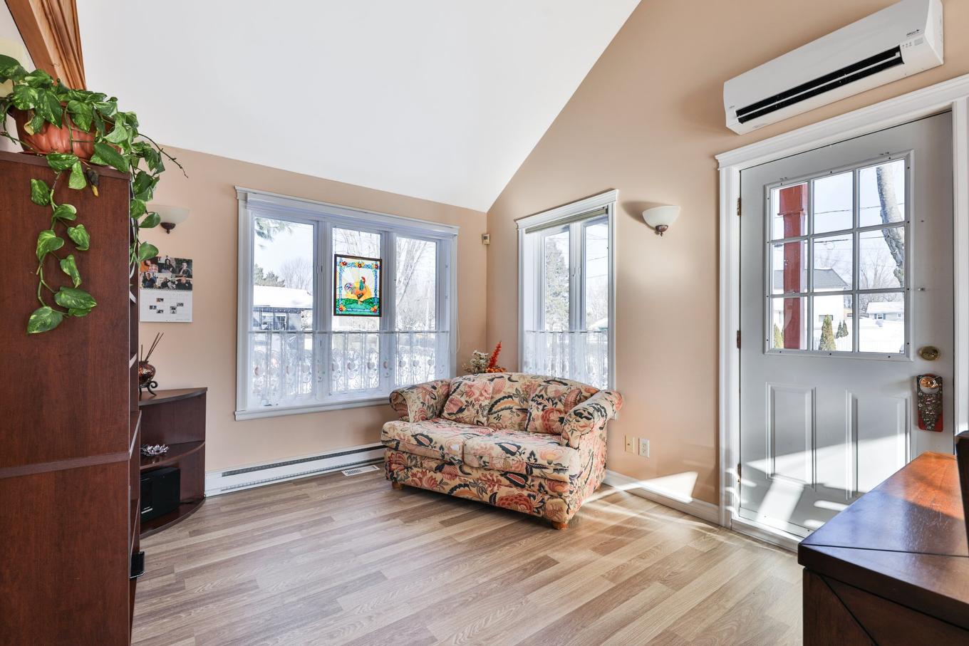 Living room - 61 39E Avenue, Saint-Blaise-Sur-Richelieu, QC - Indoor