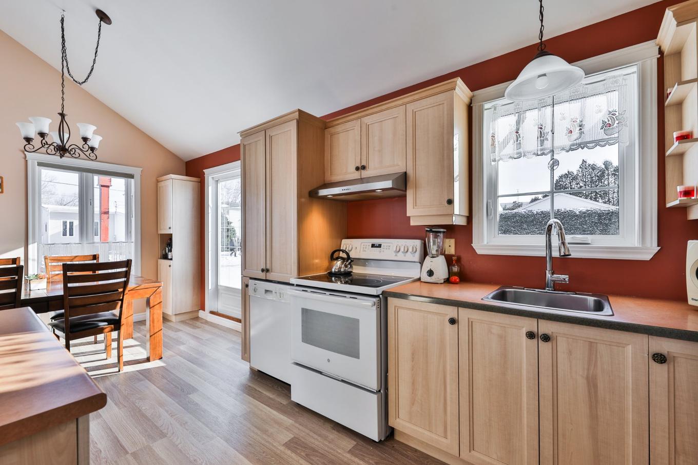 Kitchen - 61 39E Avenue, Saint-Blaise-Sur-Richelieu, QC - Indoor Photo Showing Kitchen