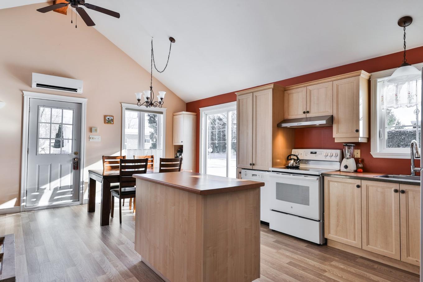 Kitchen - 61 39E Avenue, Saint-Blaise-Sur-Richelieu, QC - Indoor Photo Showing Kitchen