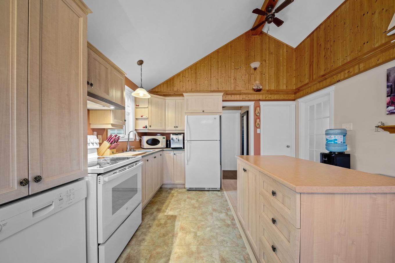 Cuisine - 61 39E Avenue, Saint-Blaise-Sur-Richelieu, QC - Indoor Photo Showing Kitchen