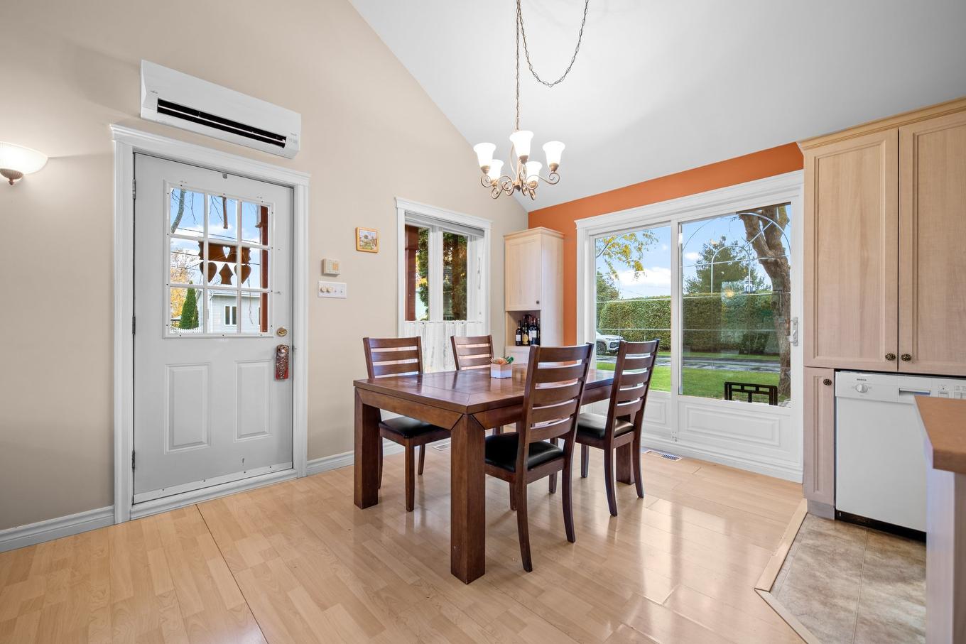 Salle à manger - 61 39E Avenue, Saint-Blaise-Sur-Richelieu, QC - Indoor Photo Showing Dining Room