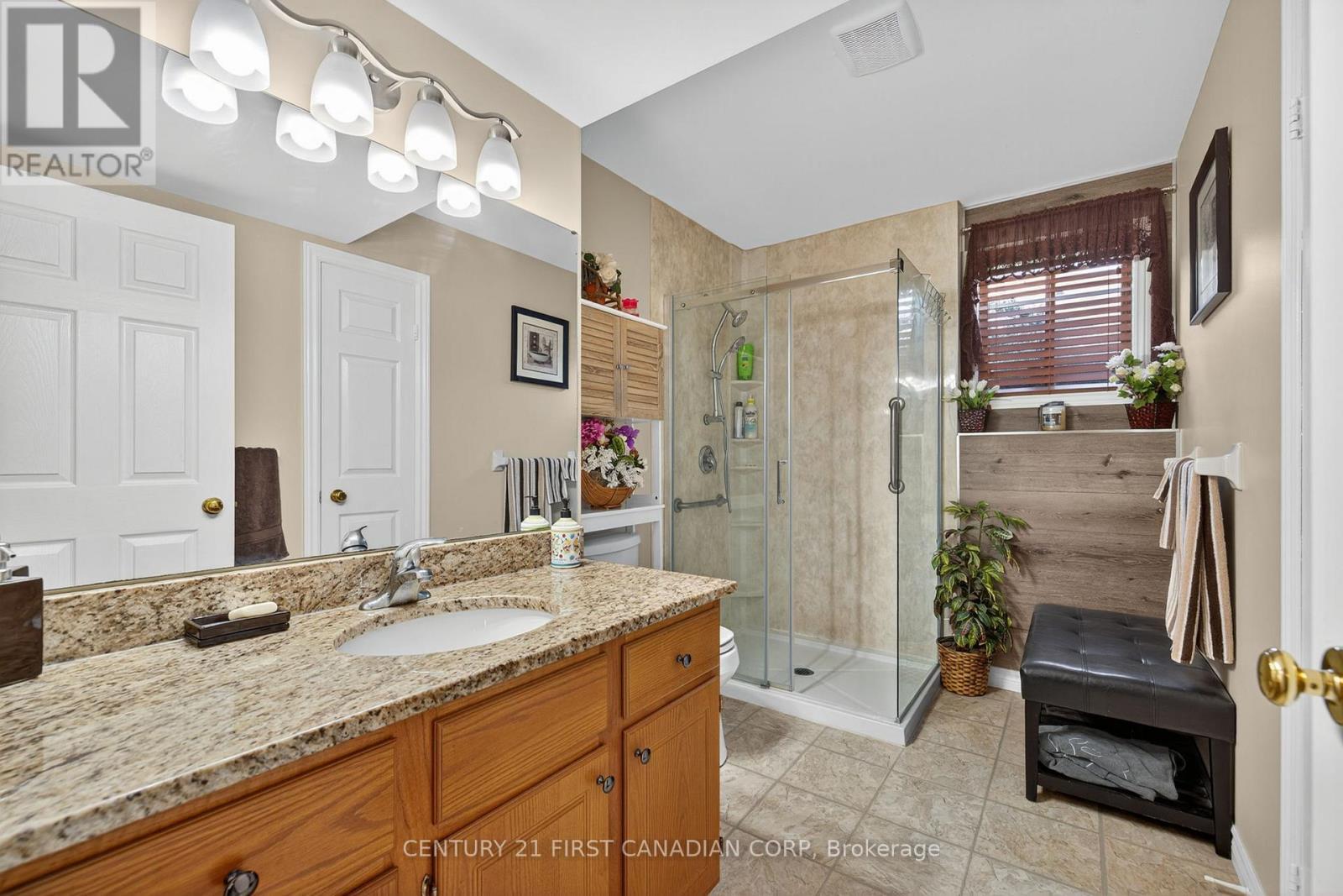 19 Hemlock Boulevard, Strathroy-Caradoc (Se), ON - Indoor Photo Showing Bathroom