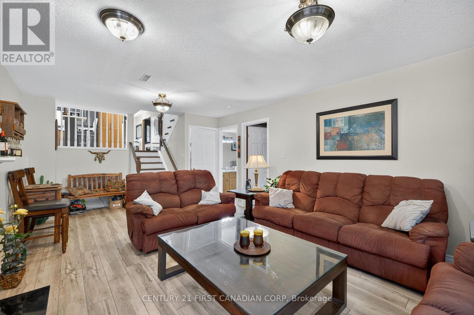 19 Hemlock Boulevard, Strathroy-Caradoc (Se), ON - Indoor Photo Showing Living Room