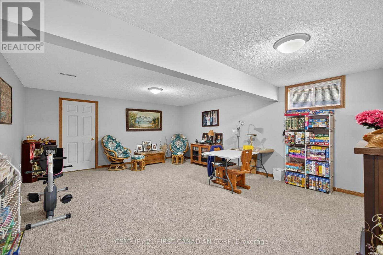 19 Hemlock Boulevard, Strathroy-Caradoc (Se), ON - Indoor