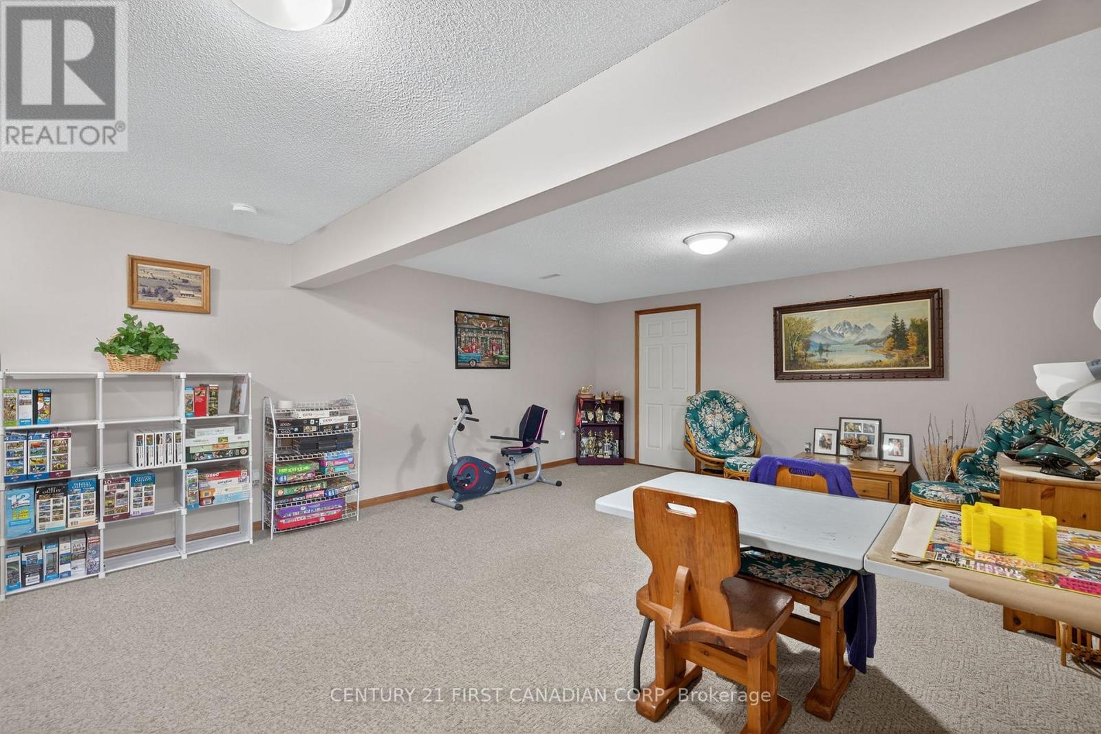 19 Hemlock Boulevard, Strathroy-Caradoc (Se), ON - Indoor