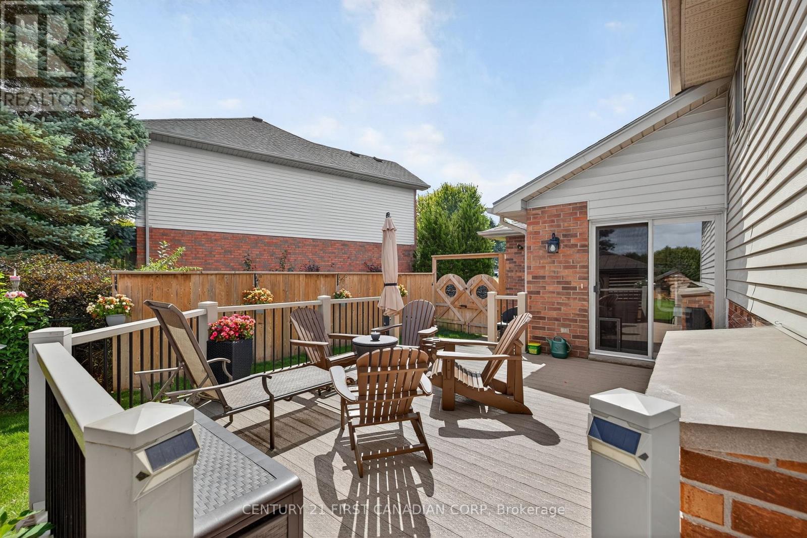 19 Hemlock Boulevard, Strathroy-Caradoc (Se), ON - Outdoor With Deck Patio Veranda With Exterior