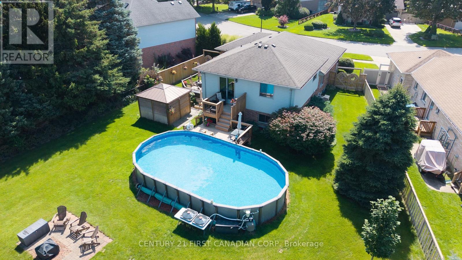 19 Hemlock Boulevard, Strathroy-Caradoc (Se), ON - Outdoor With Above Ground Pool